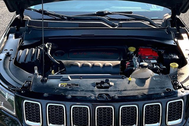 2019 Jeep Compass Latitude 4x4 - 23065989 - 38
