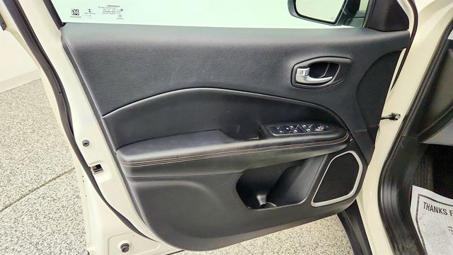 2019 Jeep Compass Latitude 4x4 - 23026181 - 9