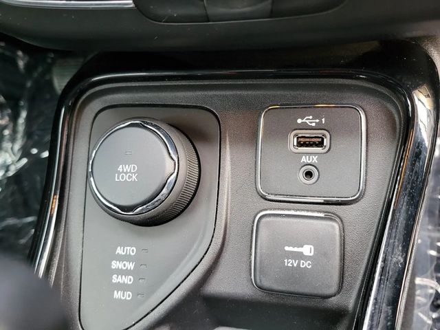 2019 Jeep Compass Utility 4D Limited 4WD 2.4L I4 - 22969899 - 17