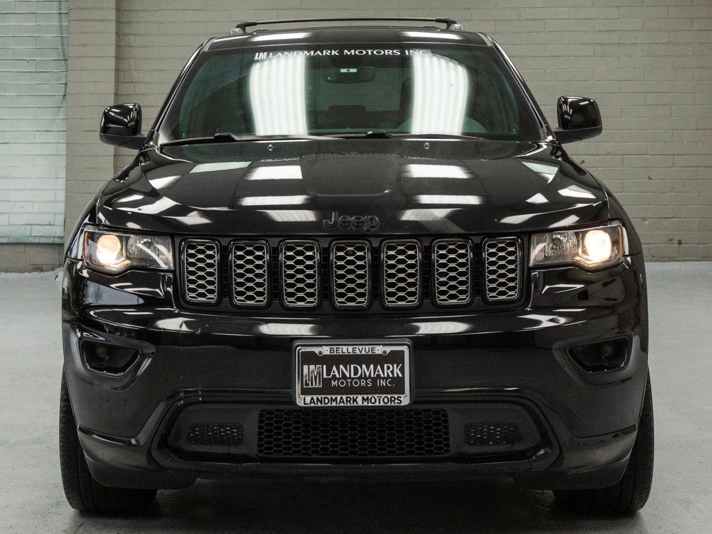 2019 Jeep Grand Cherokee Altitude photo 3