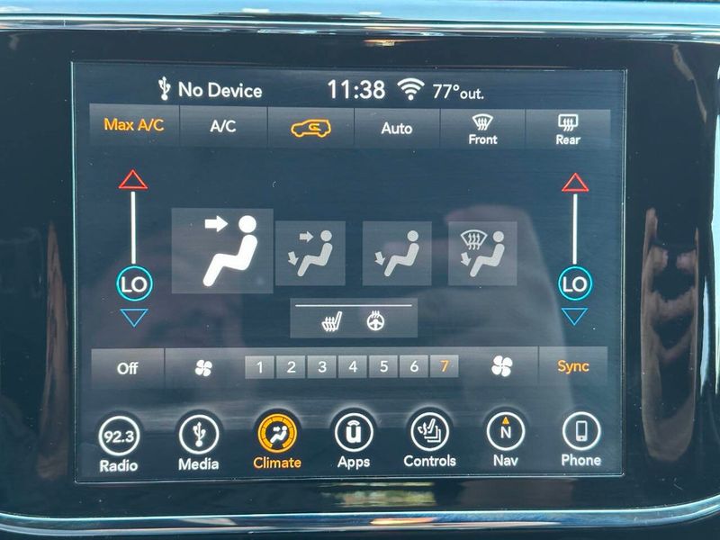 2019 Jeep Grand Cherokee Altitude 4x4 - 22901083 - 39