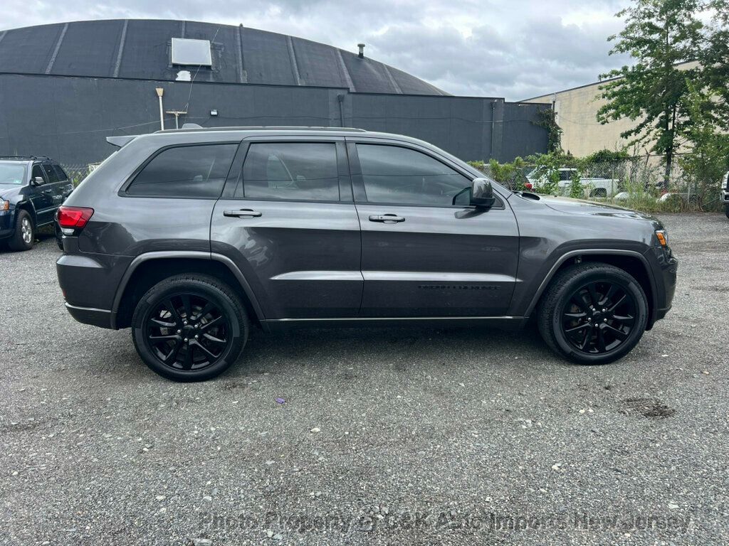 2019 Jeep Grand Cherokee Altitude photo 10