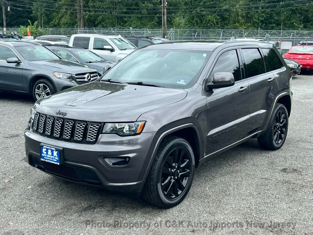 2019 Jeep Grand Cherokee Altitude photo 2