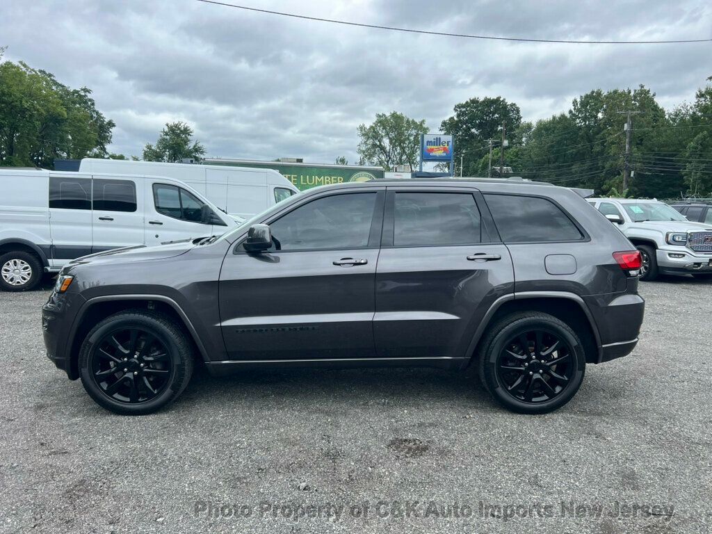 2019 Jeep Grand Cherokee Altitude photo 3