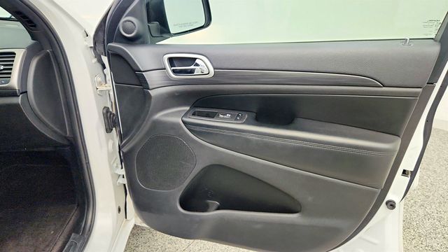 2019 Jeep Grand Cherokee Altitude 4x4 w/ Power Sunroof - 23023135 - 27
