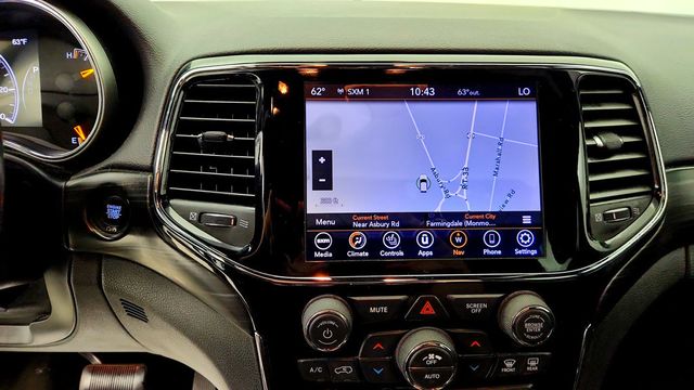 2019 Jeep Grand Cherokee Altitude 4x4 w/ Power Sunroof, Nav, Heated Seats & Black Wheels - 23088531 - 17