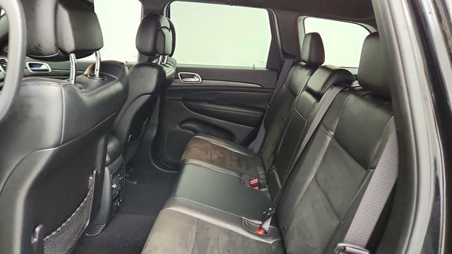 2019 Jeep Grand Cherokee Altitude 4x4 w/ Power Sunroof, Nav, Heated Seats & Black Wheels - 23088531 - 19