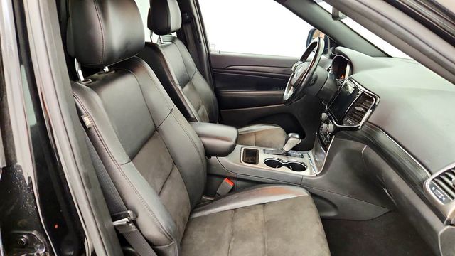 2019 Jeep Grand Cherokee Altitude 4x4 w/ Power Sunroof, Nav, Heated Seats & Black Wheels - 23088531 - 22