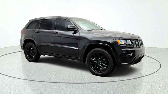 2019 Jeep Grand Cherokee Altitude 4x4 w/ Power Sunroof, Nav, Heated Seats & Black Wheels - 23088531 - 2