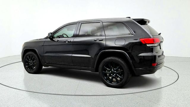 2019 Jeep Grand Cherokee Altitude 4x4 w/ Power Sunroof, Nav, Heated Seats & Black Wheels - 23088531 - 6