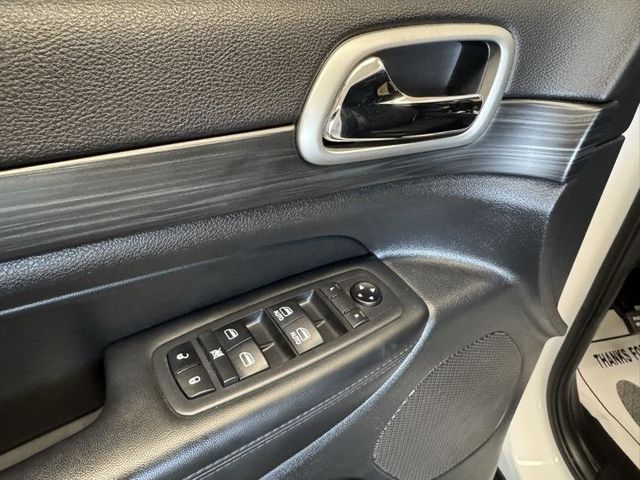 2019 Jeep Grand Cherokee Laredo 4WD - 23073397 - 13