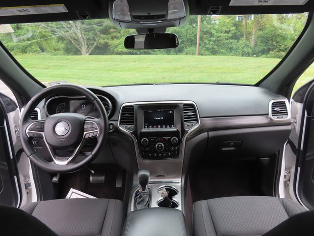 2019 Jeep Grand Cherokee Laredo 4x4 - 22928144 - 26