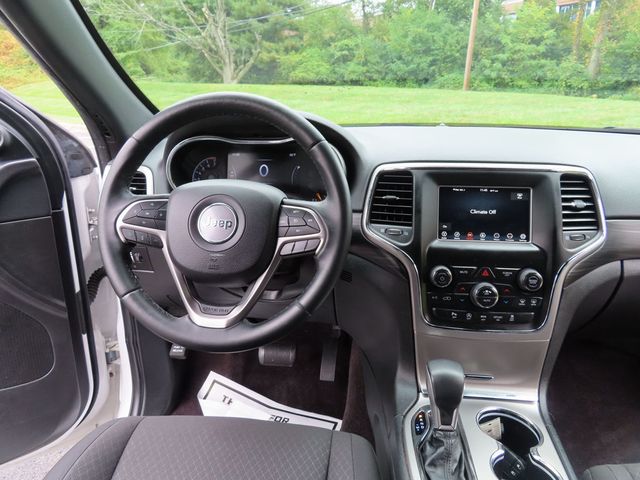 2019 Jeep Grand Cherokee Laredo 4x4 - 22928144 - 27