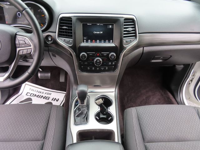 2019 Jeep Grand Cherokee Laredo 4x4 - 22928144 - 29