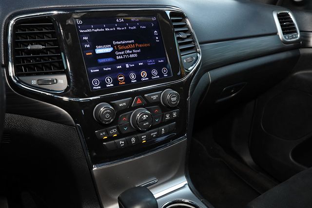 2019 JEEP GRAND CHEROKEE Laredo E 4x2 - 23056466 - 18