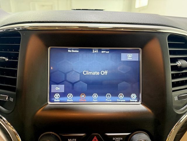 2019 Jeep Grand Cherokee Laredo E 4x2 - 22942798 - 18