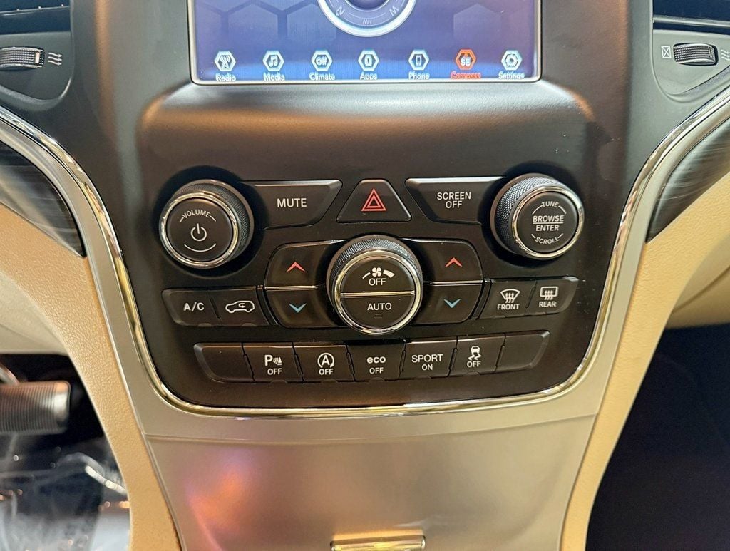 2019 Jeep Grand Cherokee Laredo E 4x2 - 22942798 - 22