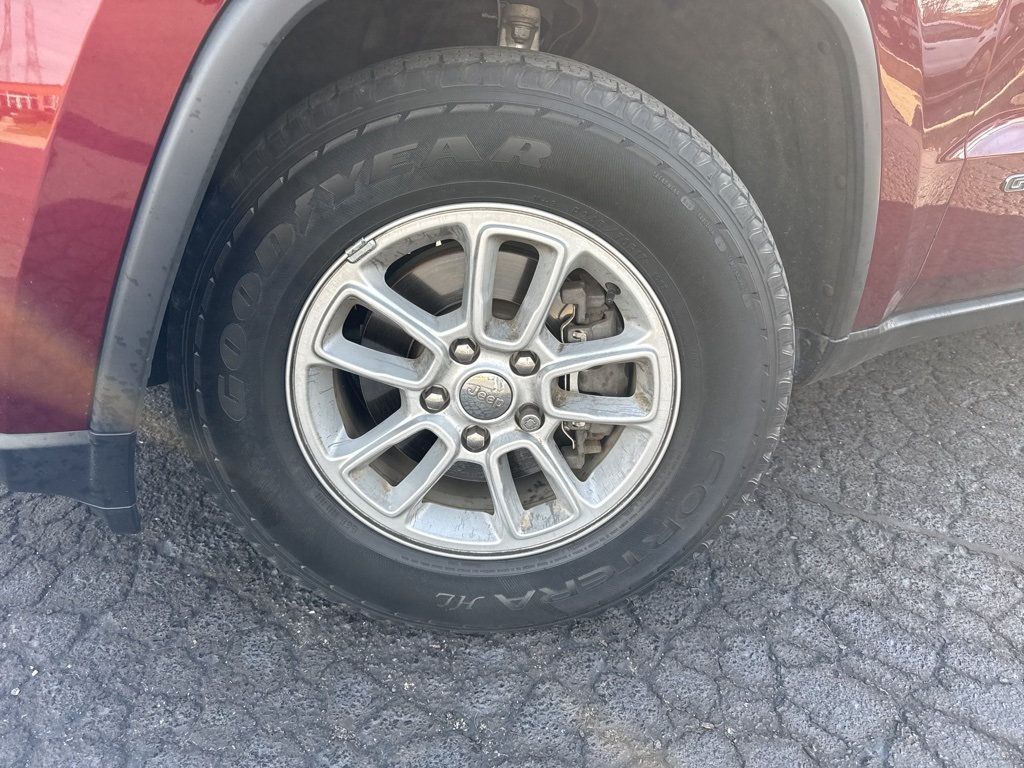 2019 Jeep Grand Cherokee Laredo E 4x2 - 22942798 - 2