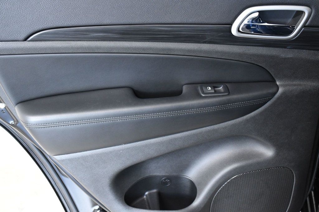 2019 Jeep Grand Cherokee Laredo E 4x2 - 22958155 - 10