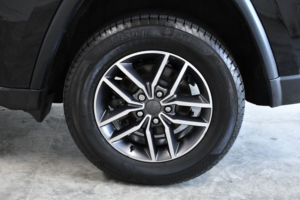 2019 Jeep Grand Cherokee Laredo E 4x2 - 22958155 - 11