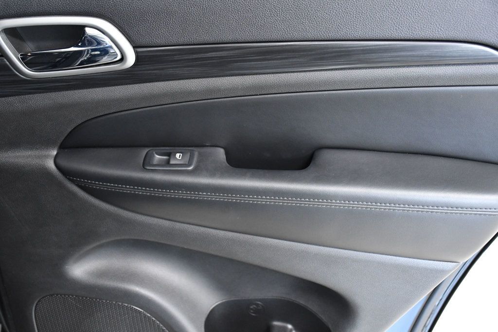 2019 Jeep Grand Cherokee Laredo E 4x2 - 22958155 - 14