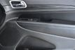2019 Jeep Grand Cherokee Laredo E 4x2 - 22958155 - 17