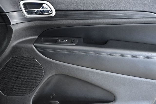 2019 Jeep Grand Cherokee Laredo E 4x2 - 22958155 - 17