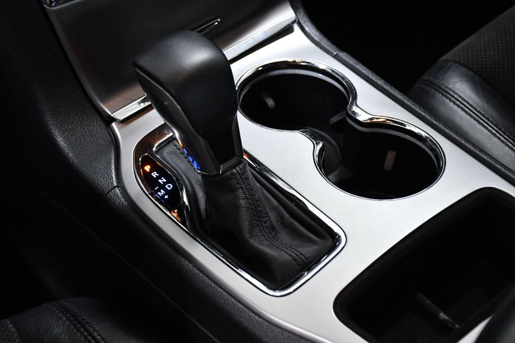 2019 Jeep Grand Cherokee Laredo E 4x2 - 22958155 - 24