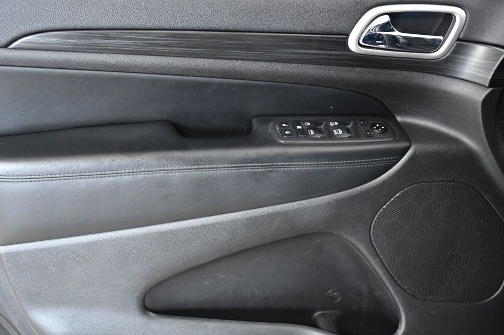 2019 Jeep Grand Cherokee Laredo E 4x2 - 22958155 - 8