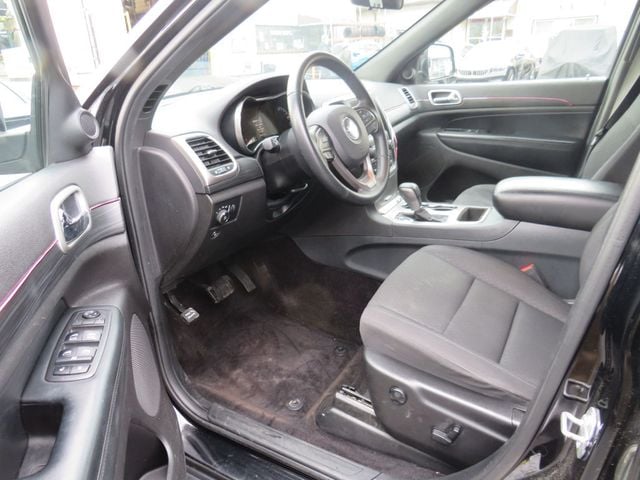 2019 Jeep Grand Cherokee Laredo E 4x4 - 22958181 - 9