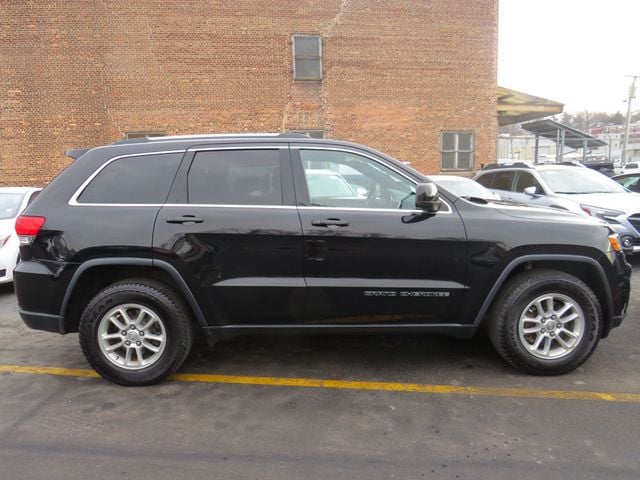 2019 Jeep Grand Cherokee Laredo E 4x4 - 22958181 - 4