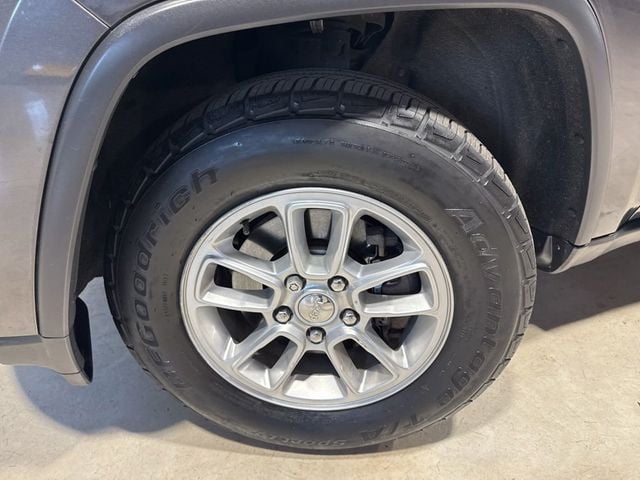 2019 Jeep Grand Cherokee Laredo E 4x4 - 23021286 - 1