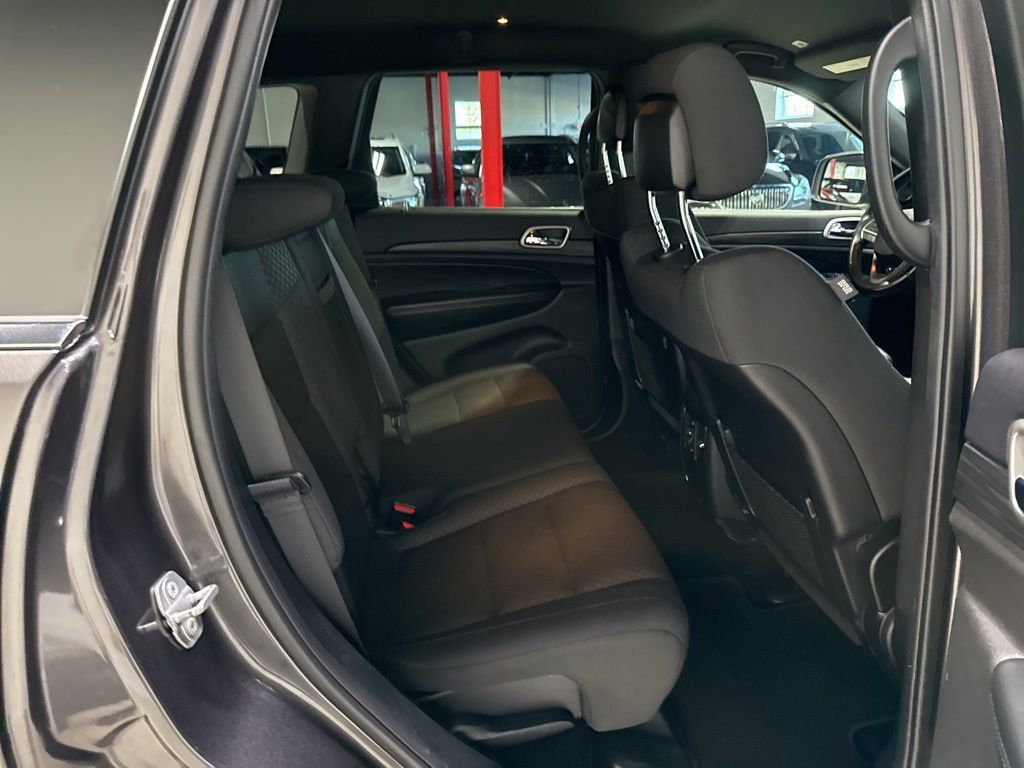 2019 Jeep Grand Cherokee Laredo E 4x4 - 23021286 - 25