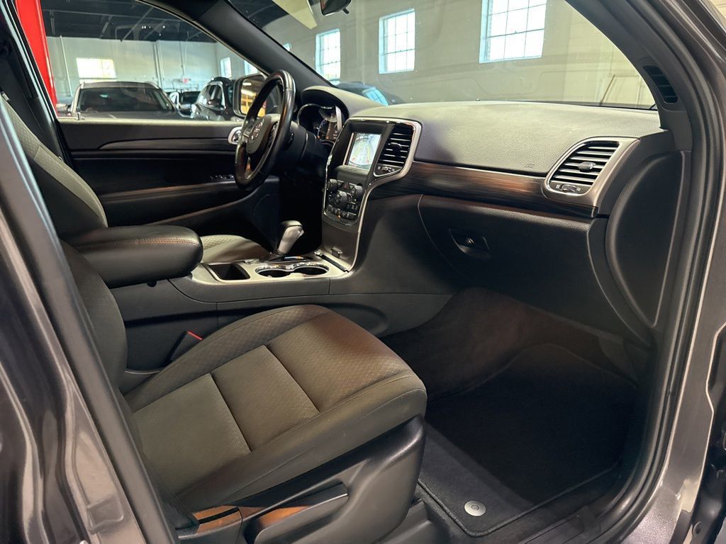 2019 Jeep Grand Cherokee Laredo E 4x4 - 23021286 - 30