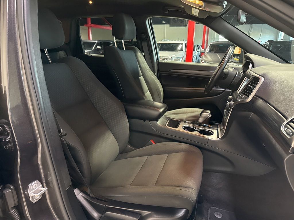2019 Jeep Grand Cherokee Laredo E 4x4 - 23021286 - 31