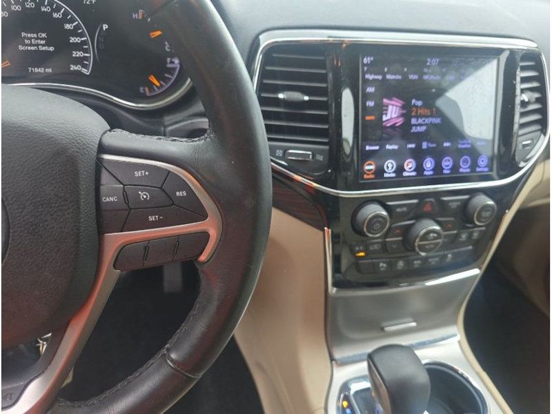 2019 Jeep Grand Cherokee Laredo E photo 10
