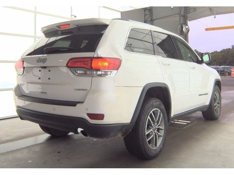 2019 Jeep Grand Cherokee Laredo E photo 6