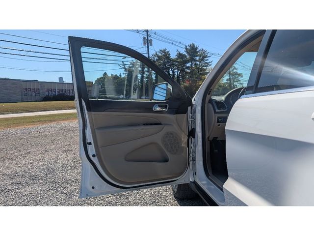 2019 Jeep Grand Cherokee Laredo E 4x4 - 22930022 - 8