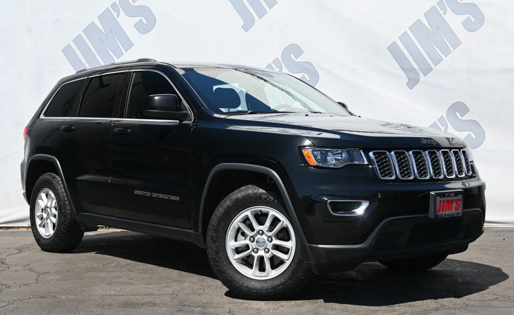 2019 Jeep Grand Cherokee Laredo E Sport photo 3