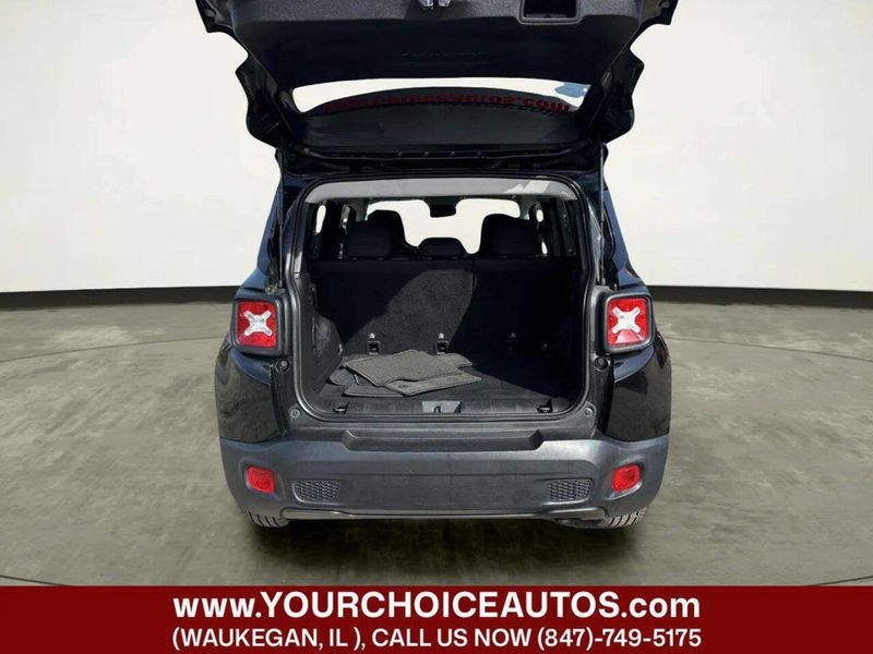 2019 Jeep Renegade Latitude 4x4 - 23000005 - 13