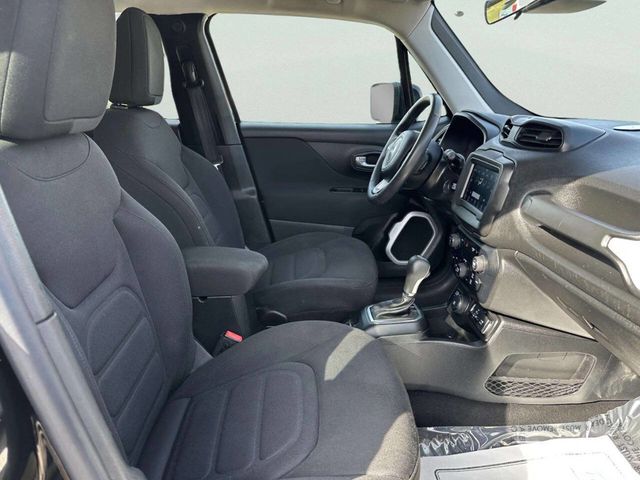 2019 Jeep Renegade Latitude 4x4 - 23000005 - 19