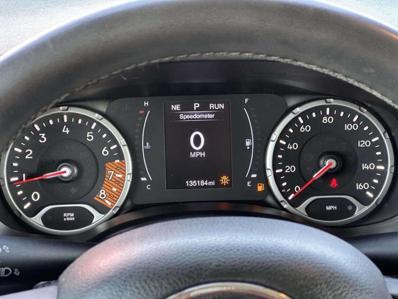 2019 Jeep Renegade Latitude 4x4 - 23000005 - 24