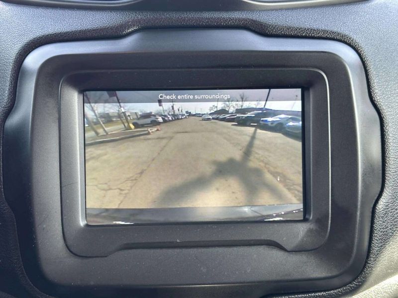 2019 Jeep Renegade Latitude 4x4 - 23000005 - 26