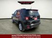 2019 Jeep Renegade Latitude 4x4 - 23000005 - 3