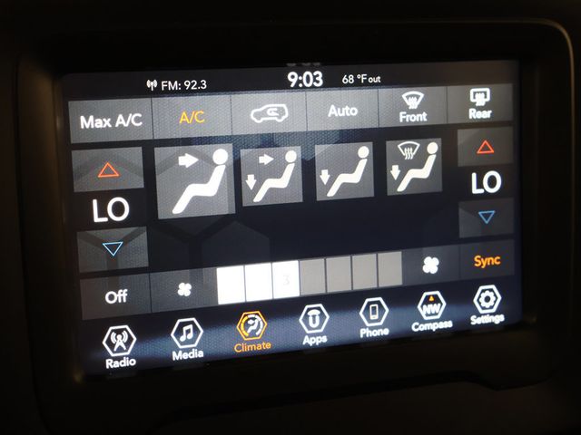 2019 Jeep Renegade Latitude 4x4 - 23086920 - 38