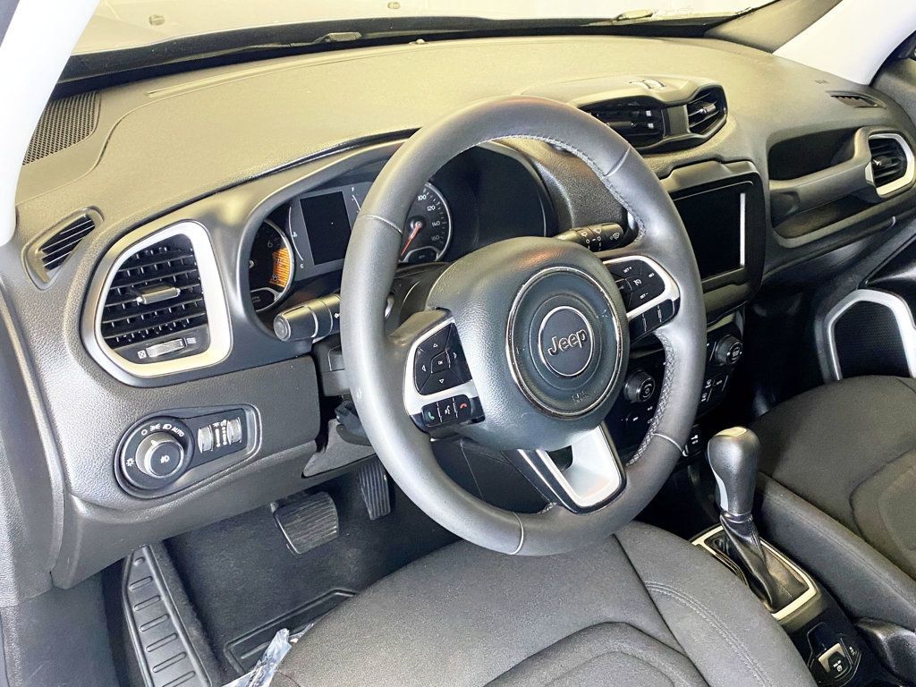 2019 Jeep Renegade Latitude photo 11