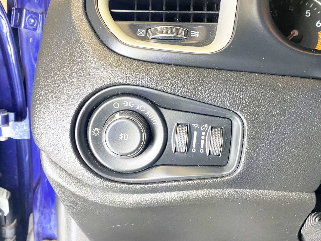2019 Jeep Renegade Latitude photo 12