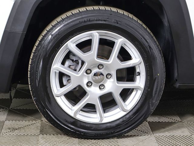 2019 Jeep Renegade Latitude FWD - 23003020 - 17