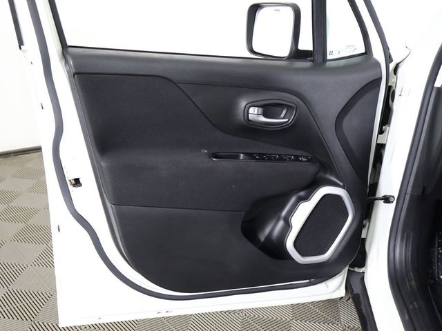 2019 Jeep Renegade Latitude FWD - 23003020 - 18