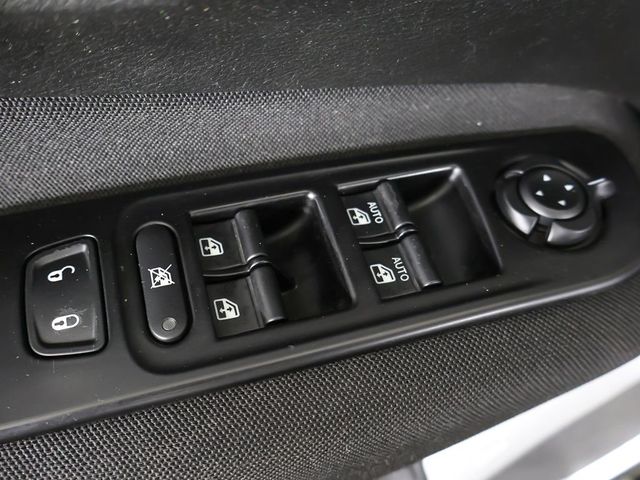 2019 Jeep Renegade Latitude FWD - 23003020 - 31